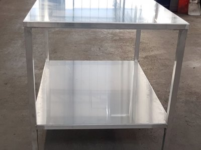 Tafel met aluminium frame en werkblad - Foto 2